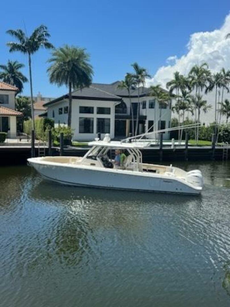 32ft Pursuit Yacht For Sale