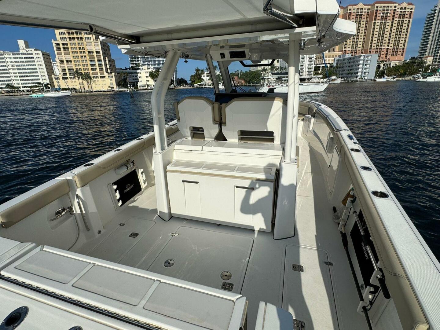 32ft Pursuit Yacht For Sale