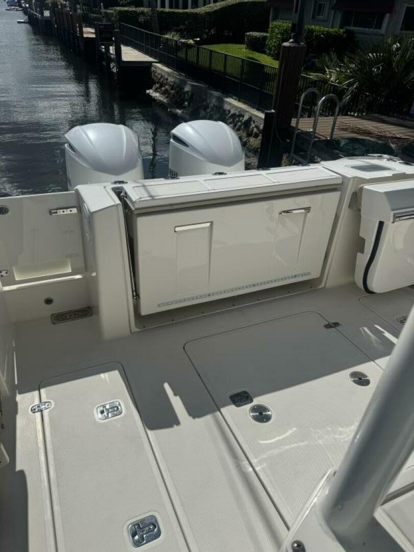 32ft Pursuit Yacht For Sale