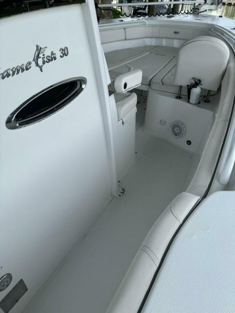 30ft Sea Hunt Yacht For Sale
