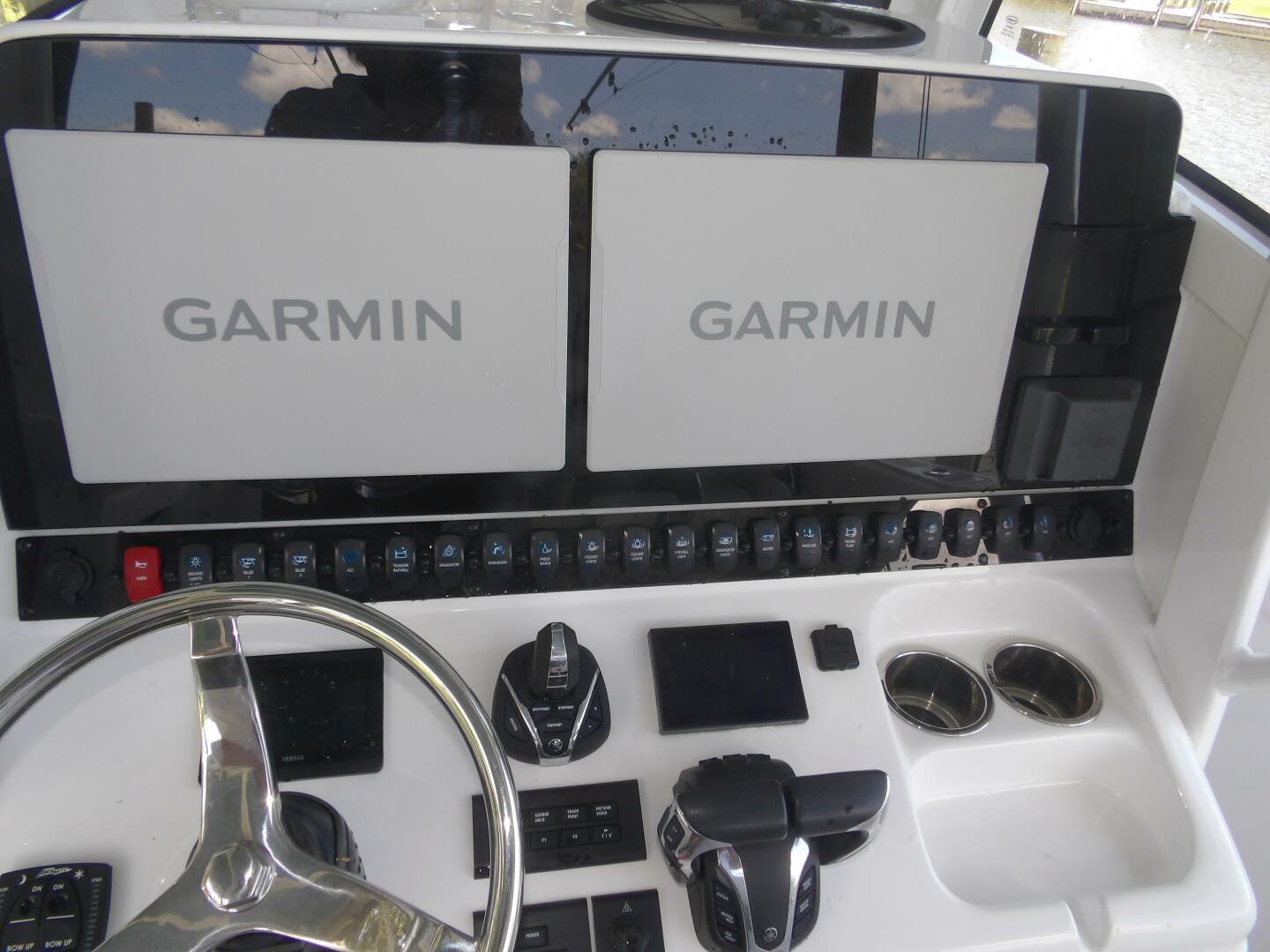 30ft Sea Hunt Yacht For Sale