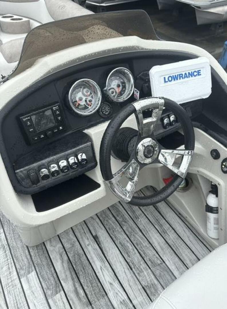 25ft Avalon Yacht For Sale