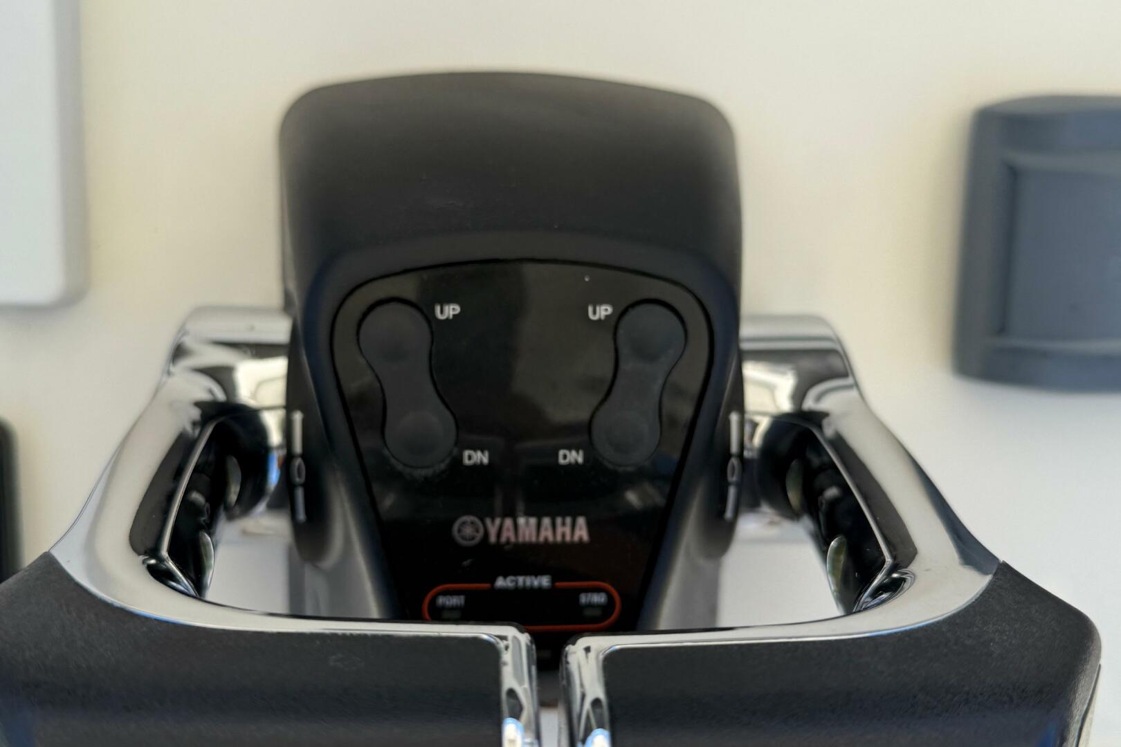 Close-up of Yamaha throttle controls on a 2015 Cobia 296 Cen