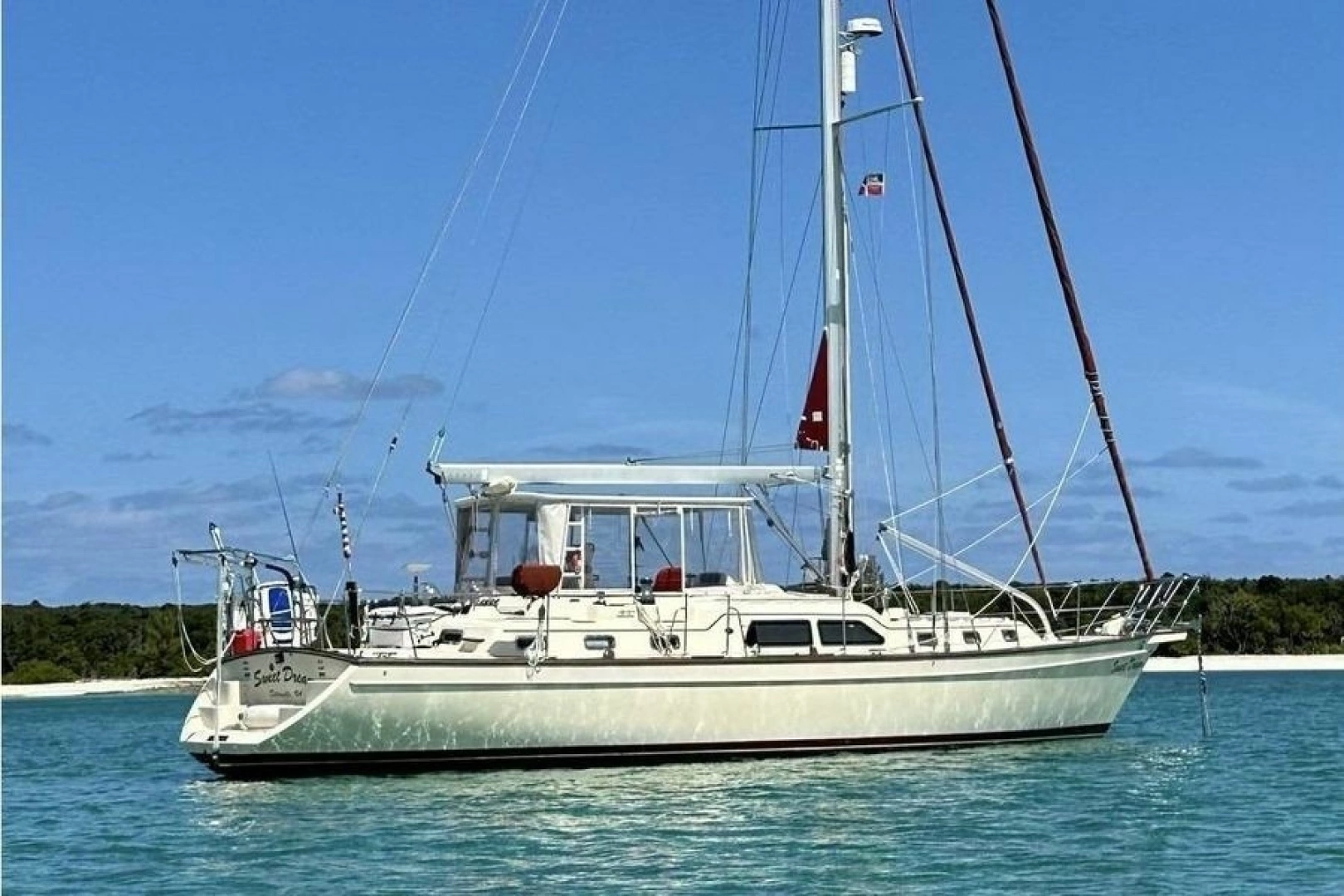 2005 Island Packet 485 - photo 1 of 40