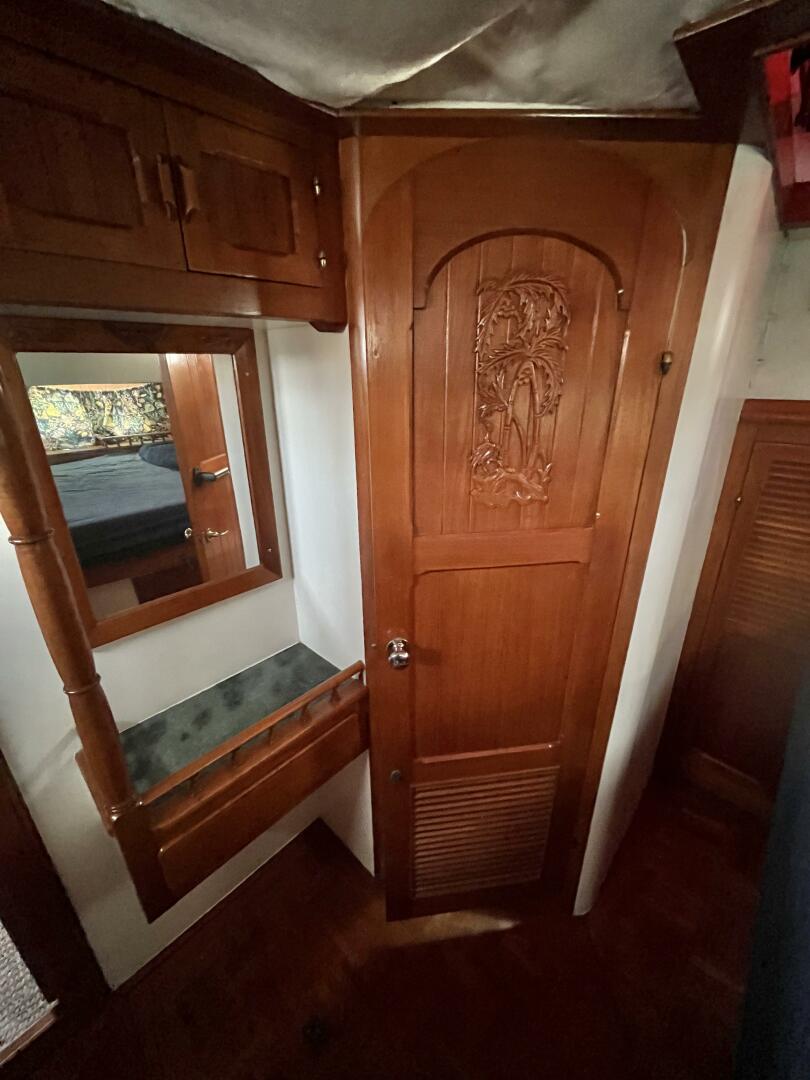 Miss Scarlet 44ft Hardin Yacht For Sale