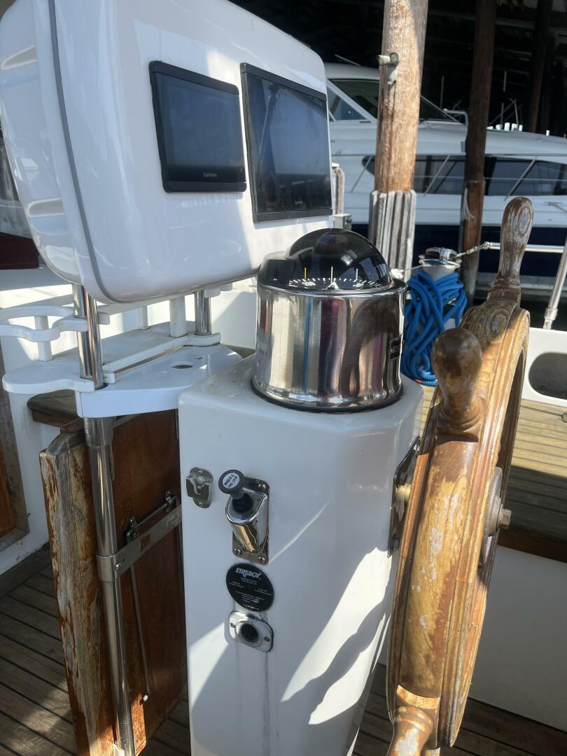 Miss Scarlet 44ft Hardin Yacht For Sale
