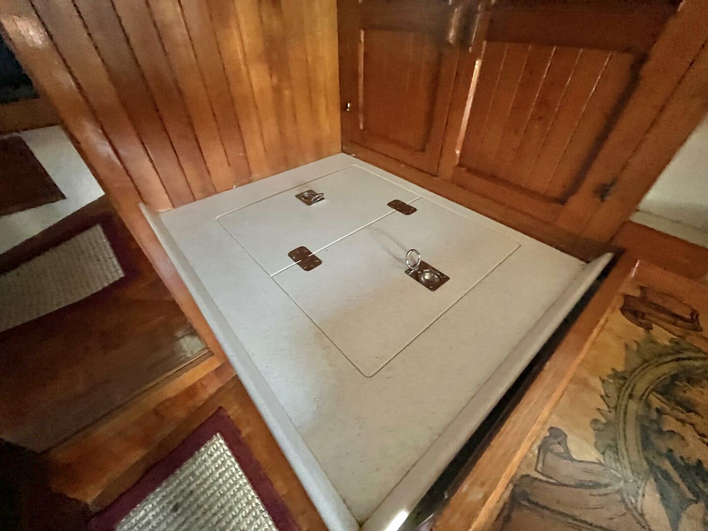 Miss Scarlet 44ft Hardin Yacht For Sale