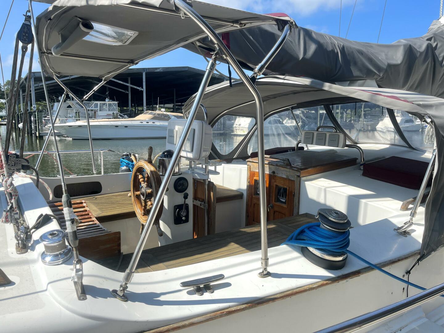 Miss Scarlet 44ft Hardin Yacht For Sale