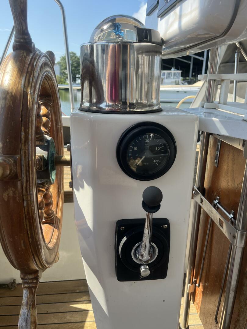 Miss Scarlet 44ft Hardin Yacht For Sale