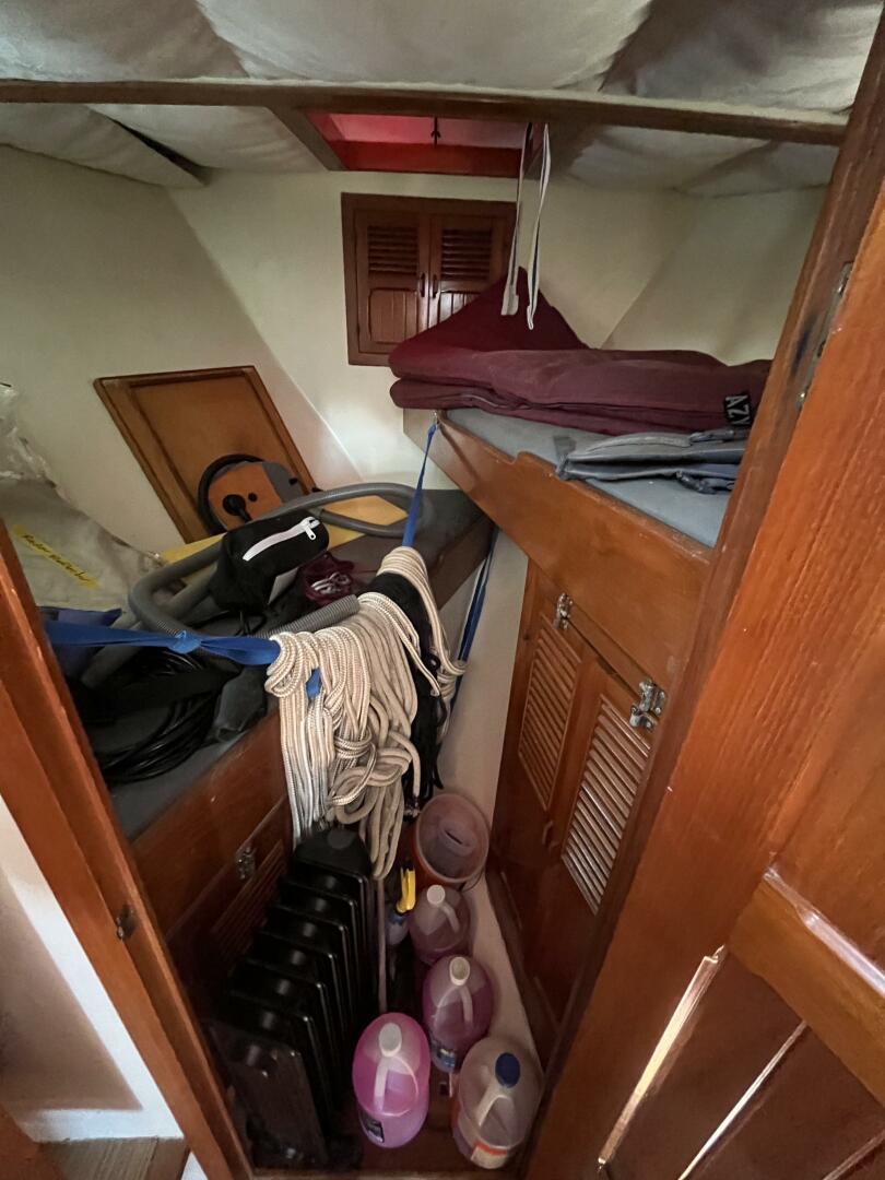 Miss Scarlet 44ft Hardin Yacht For Sale