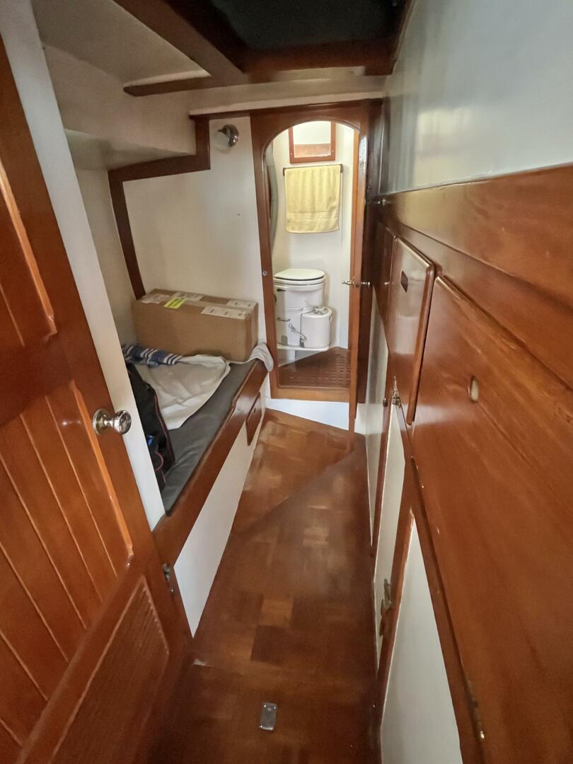 Miss Scarlet 44ft Hardin Yacht For Sale