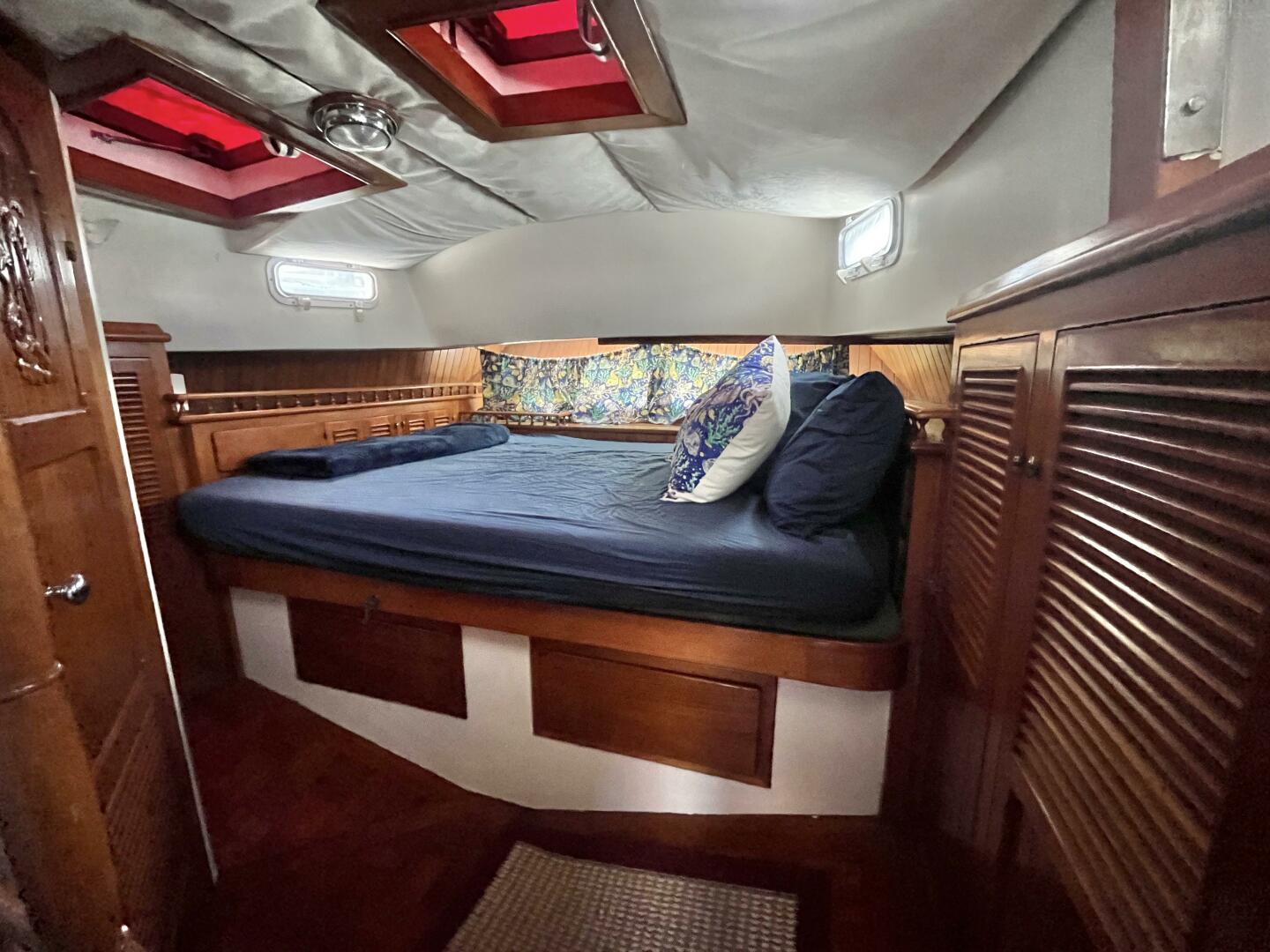 Miss Scarlet 44ft Hardin Yacht For Sale
