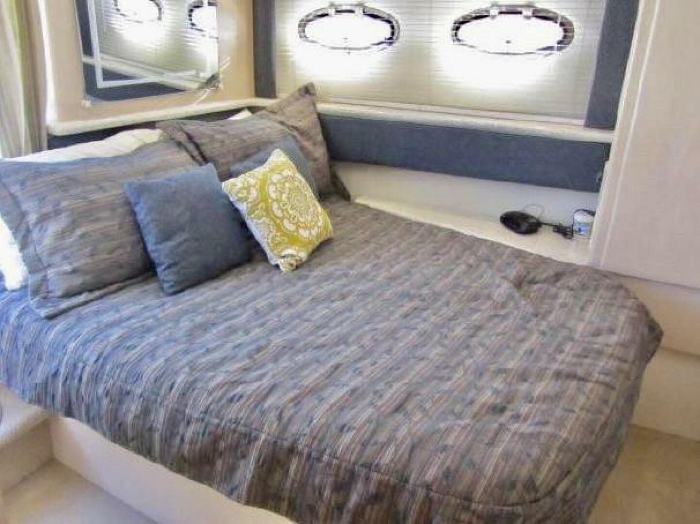 44ft Carver Yacht For Sale