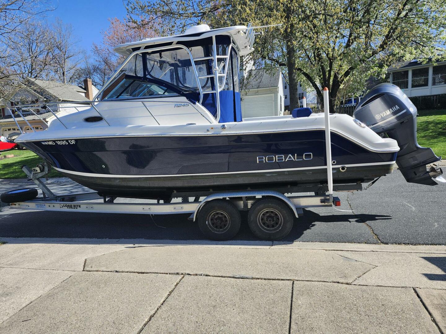 24ft Robalo Yacht For Sale