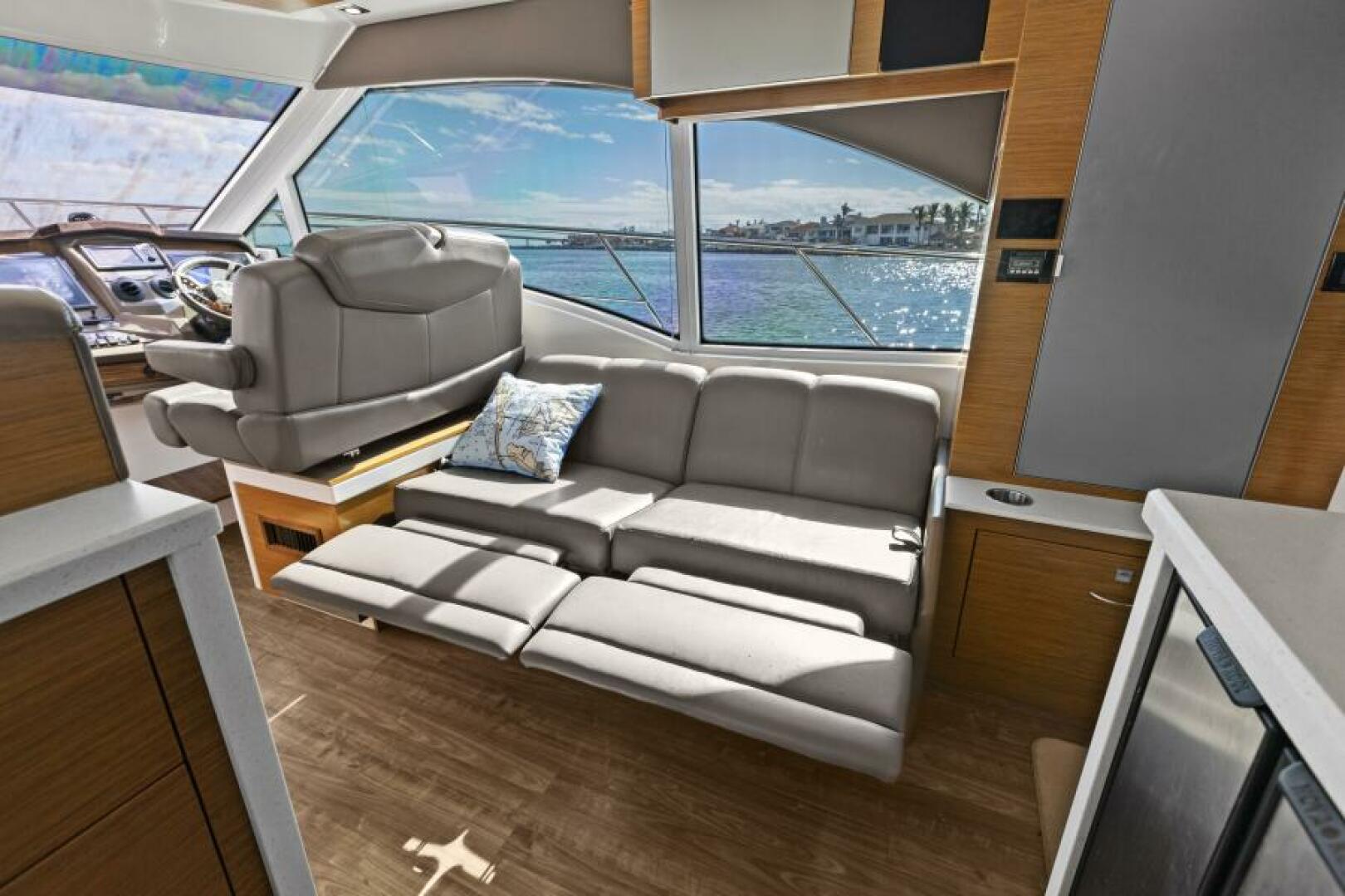 Best Times Too w Seakeeper Roll Stabilizer 45ft Cruisers Yachts Yacht For Sale