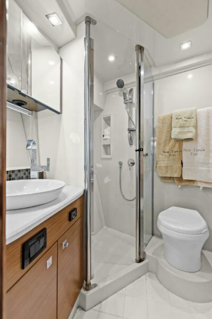 Best Times Too w Seakeeper Roll Stabilizer 45ft Cruisers Yachts Yacht For Sale