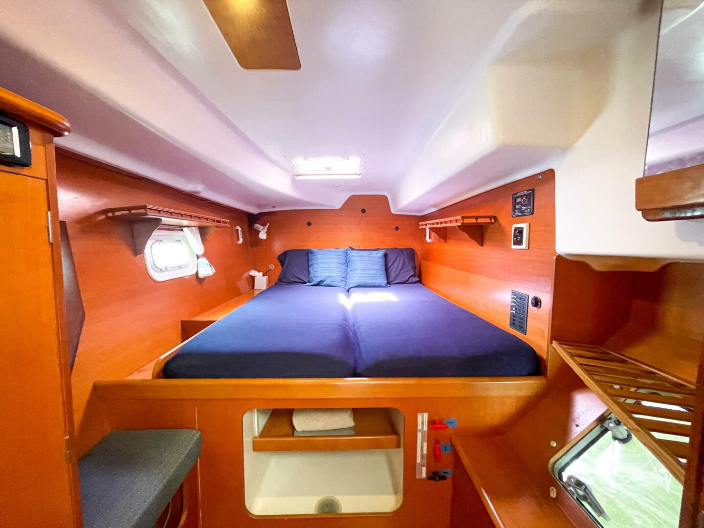38ft Lagoon Yacht For Sale