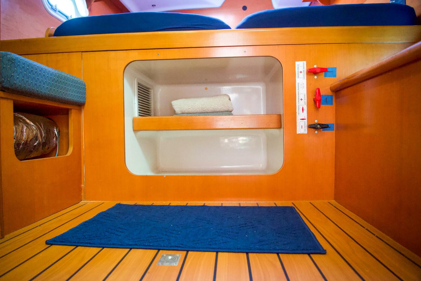 38ft Lagoon Yacht For Sale