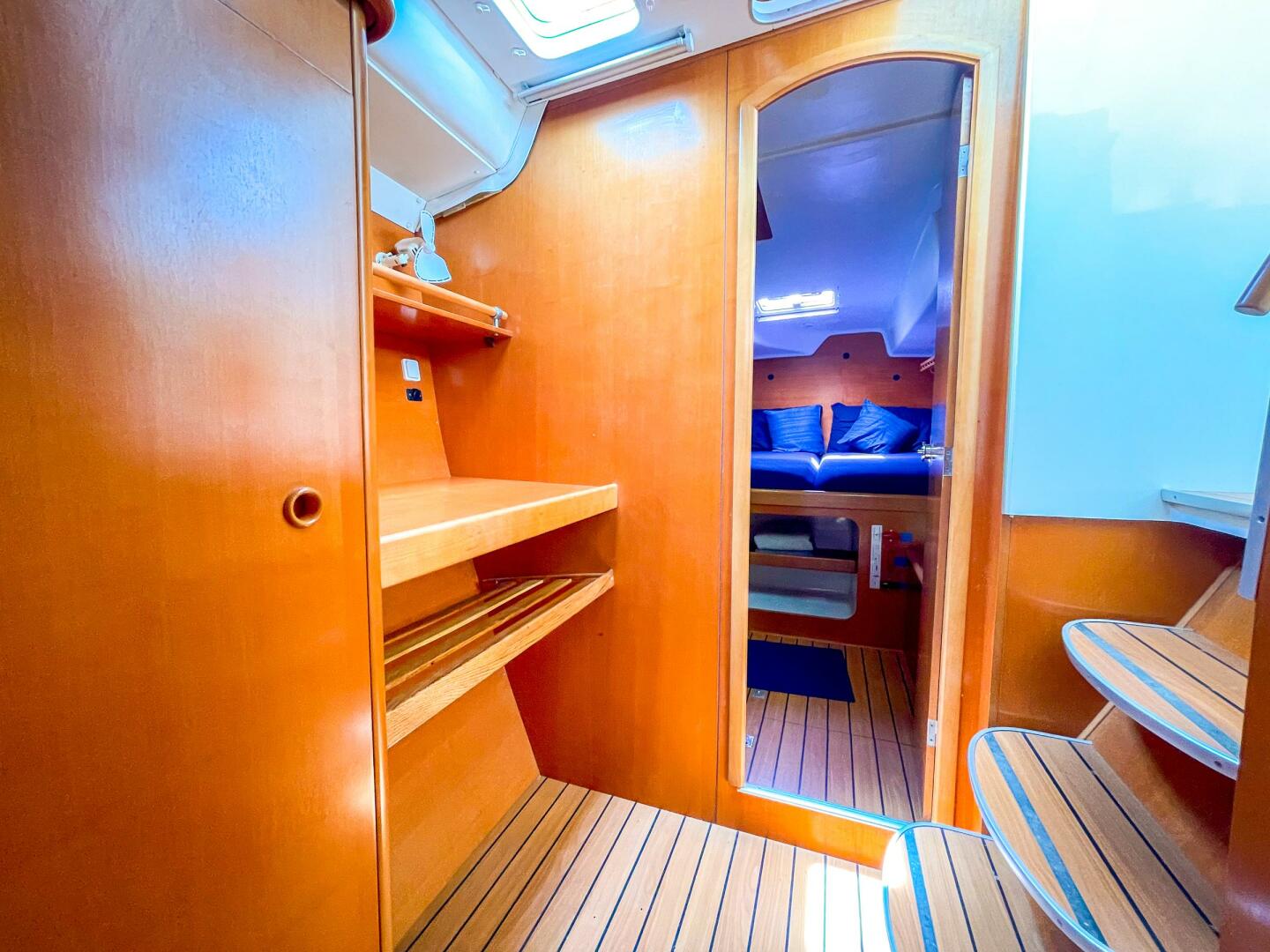 38ft Lagoon Yacht For Sale