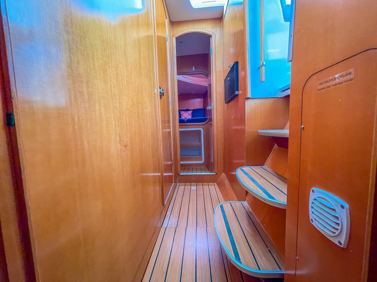 38ft Lagoon Yacht For Sale