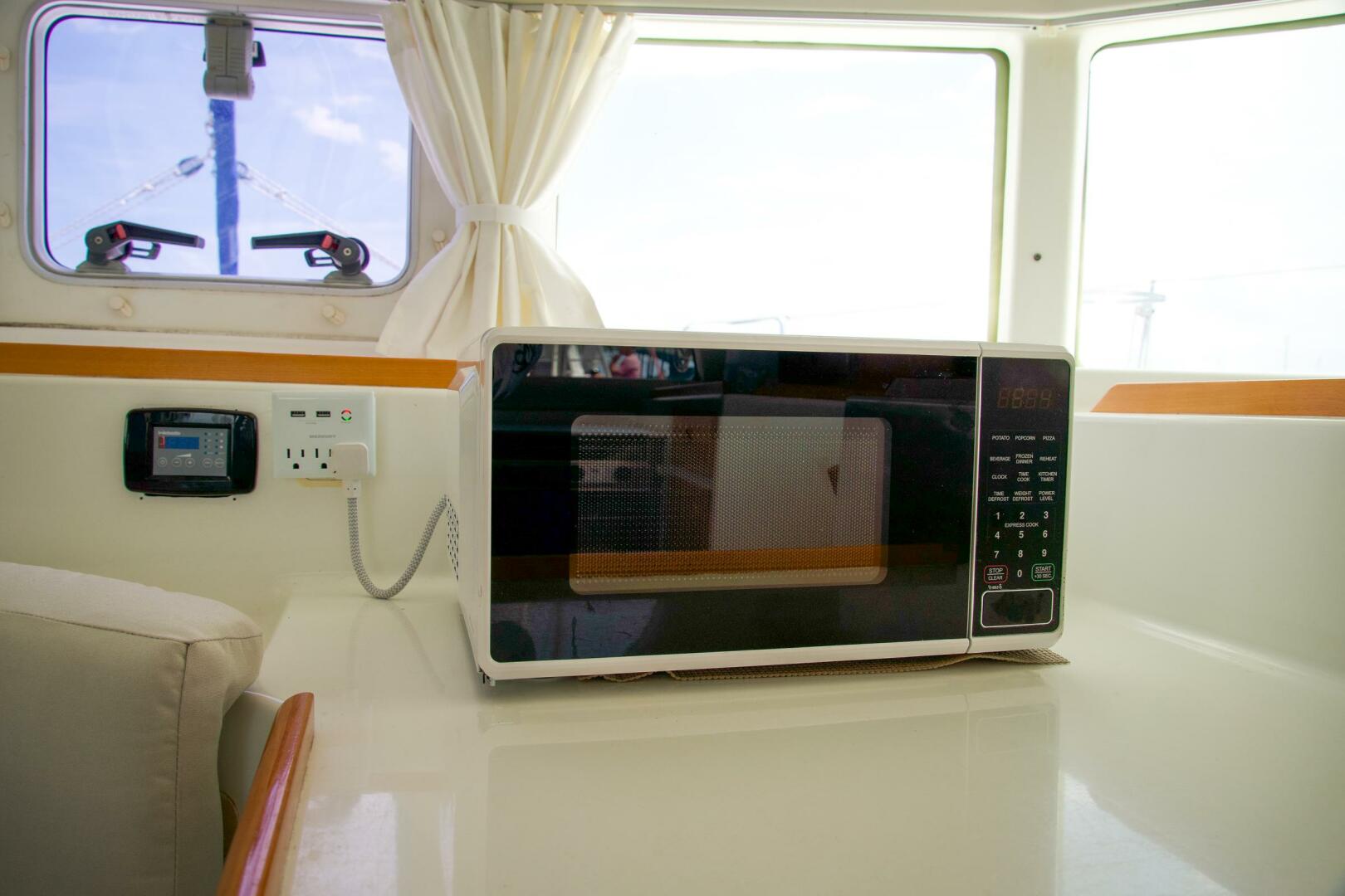 38ft Lagoon Yacht For Sale