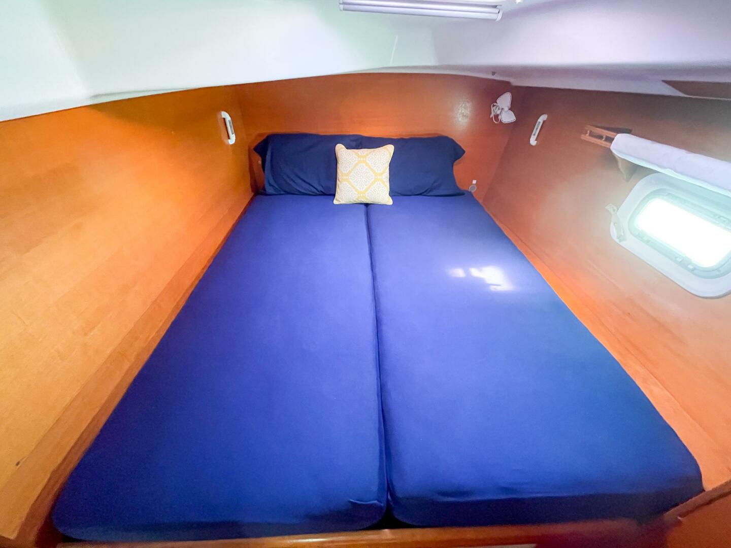 38ft Lagoon Yacht For Sale