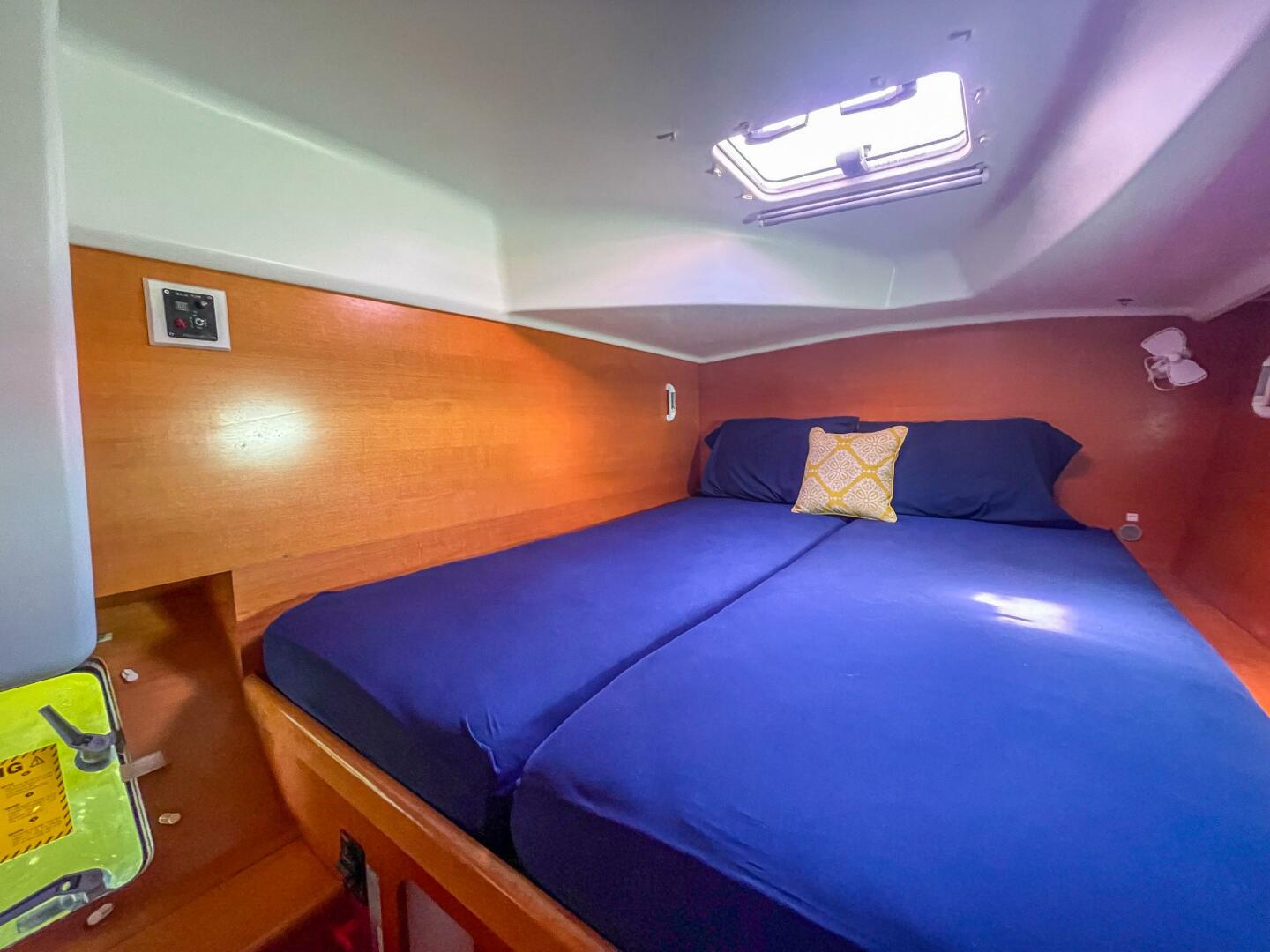 38ft Lagoon Yacht For Sale