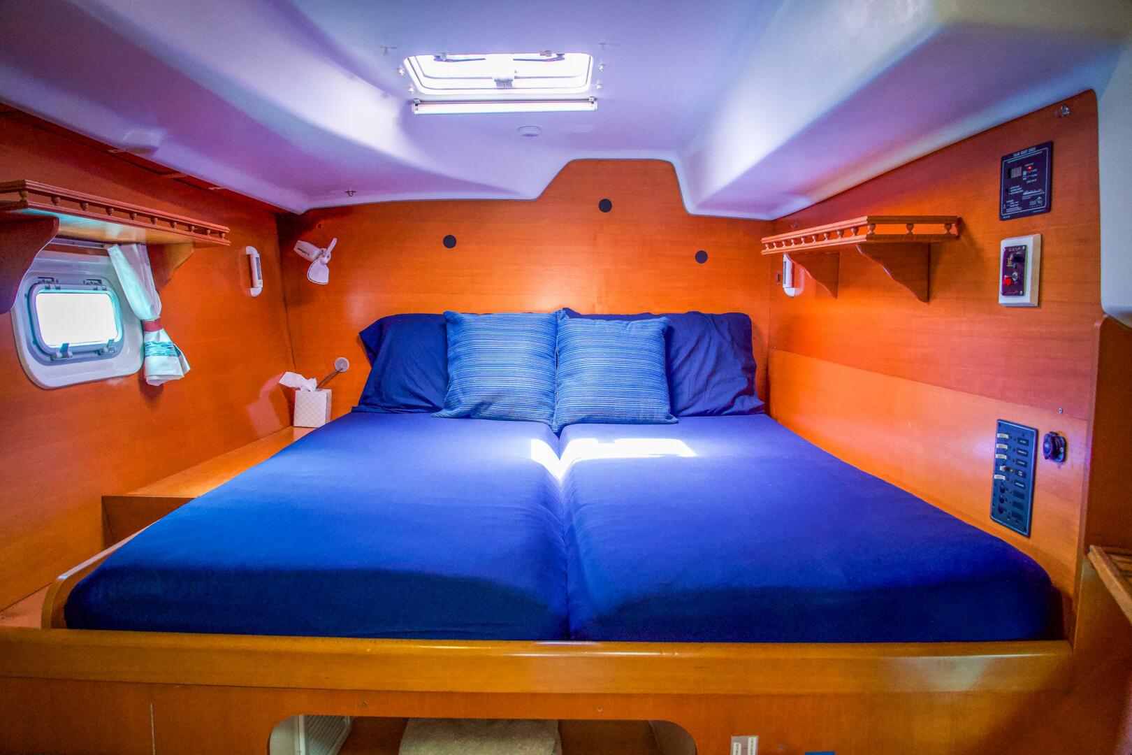 38ft Lagoon Yacht For Sale