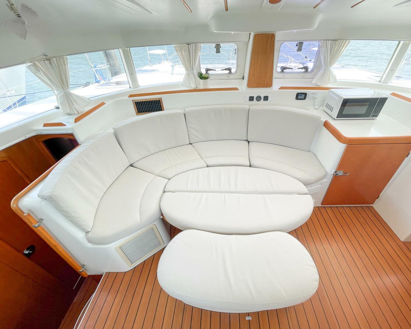 38ft Lagoon Yacht For Sale