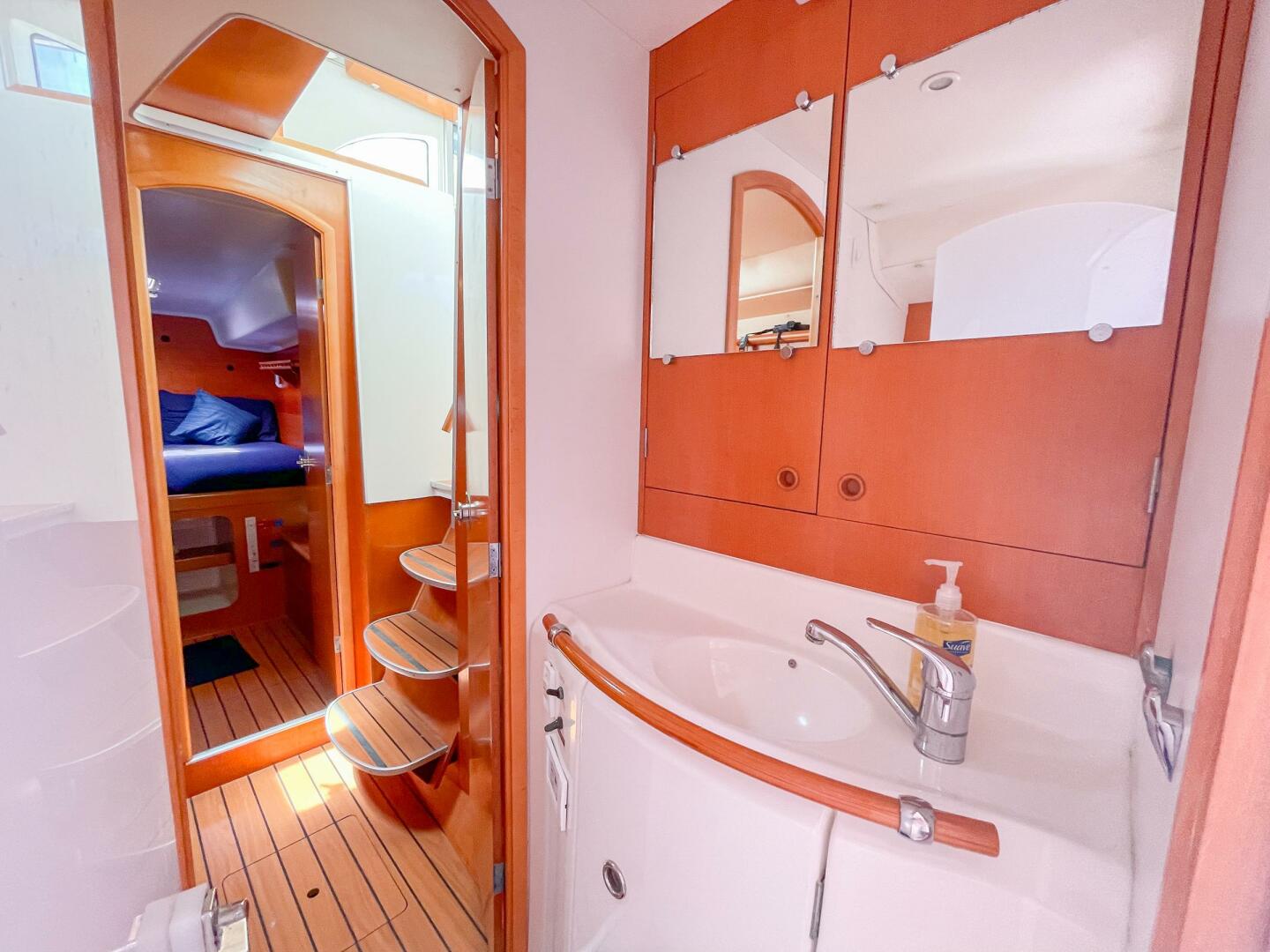 38ft Lagoon Yacht For Sale