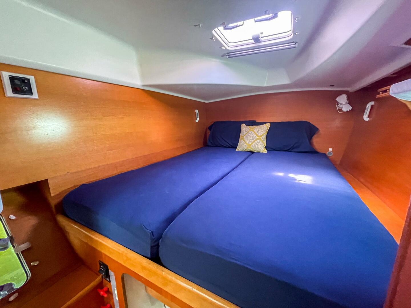 38ft Lagoon Yacht For Sale