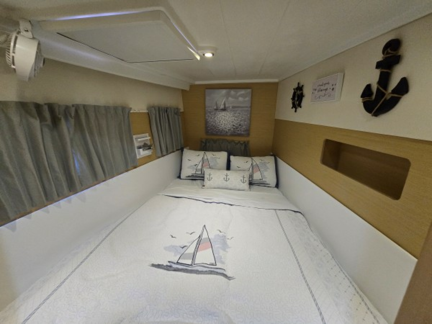 TETELESTAI 40ft Lagoon Yacht For Sale