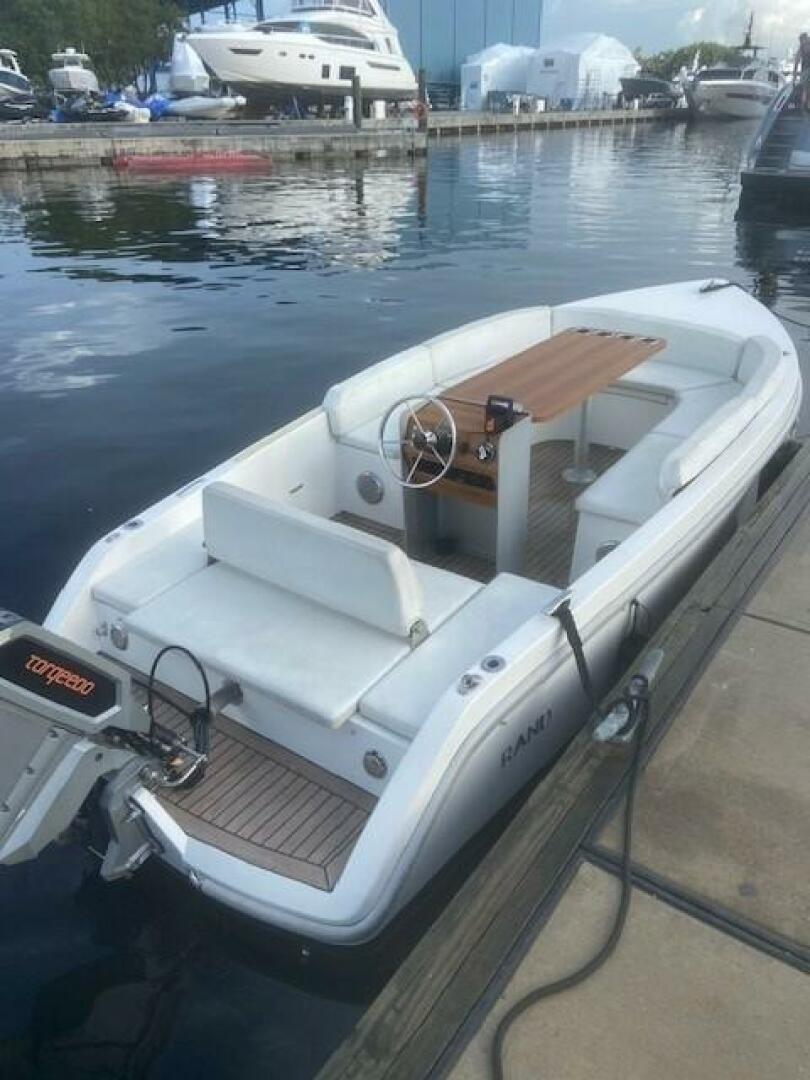 2022 Rand 18' Electric Boat