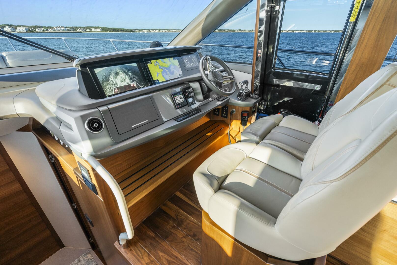 Princess F62 Stumped- Helm