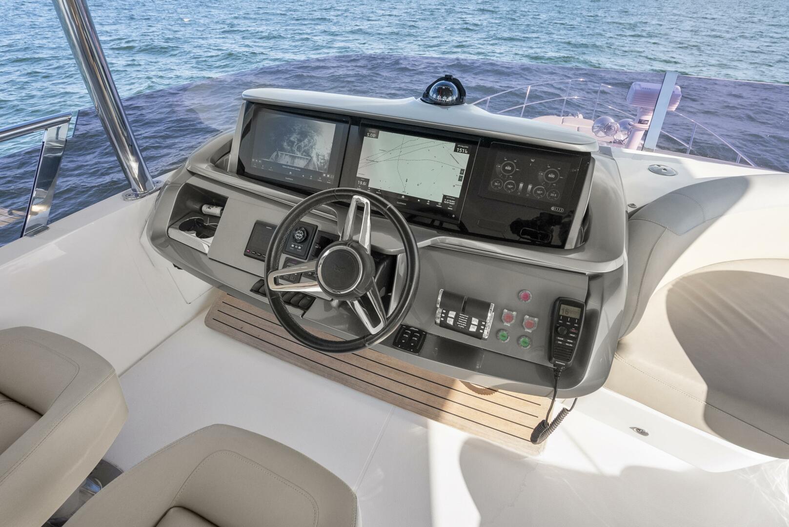 Princess F62 Stumped- Flybridge Helm