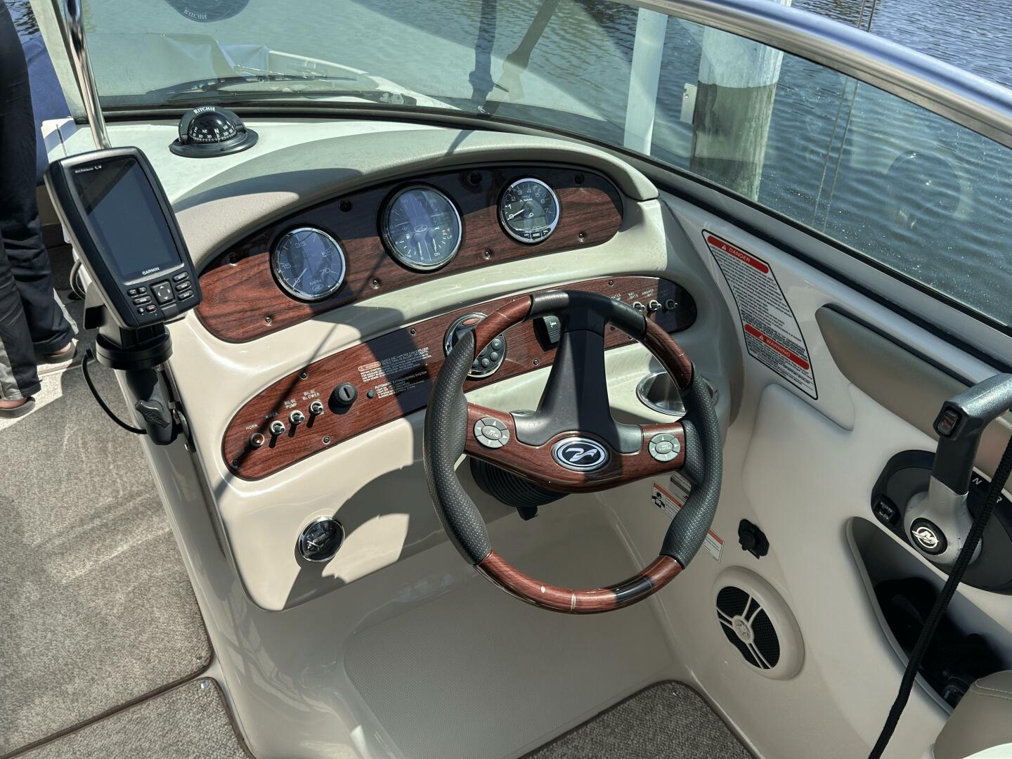26ft Sea Ray Yacht For Sale
