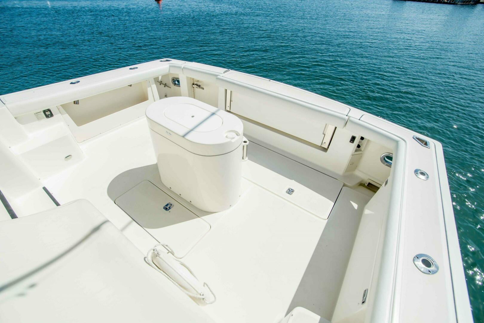 2000 Tiara 41 Open - Bait Tank