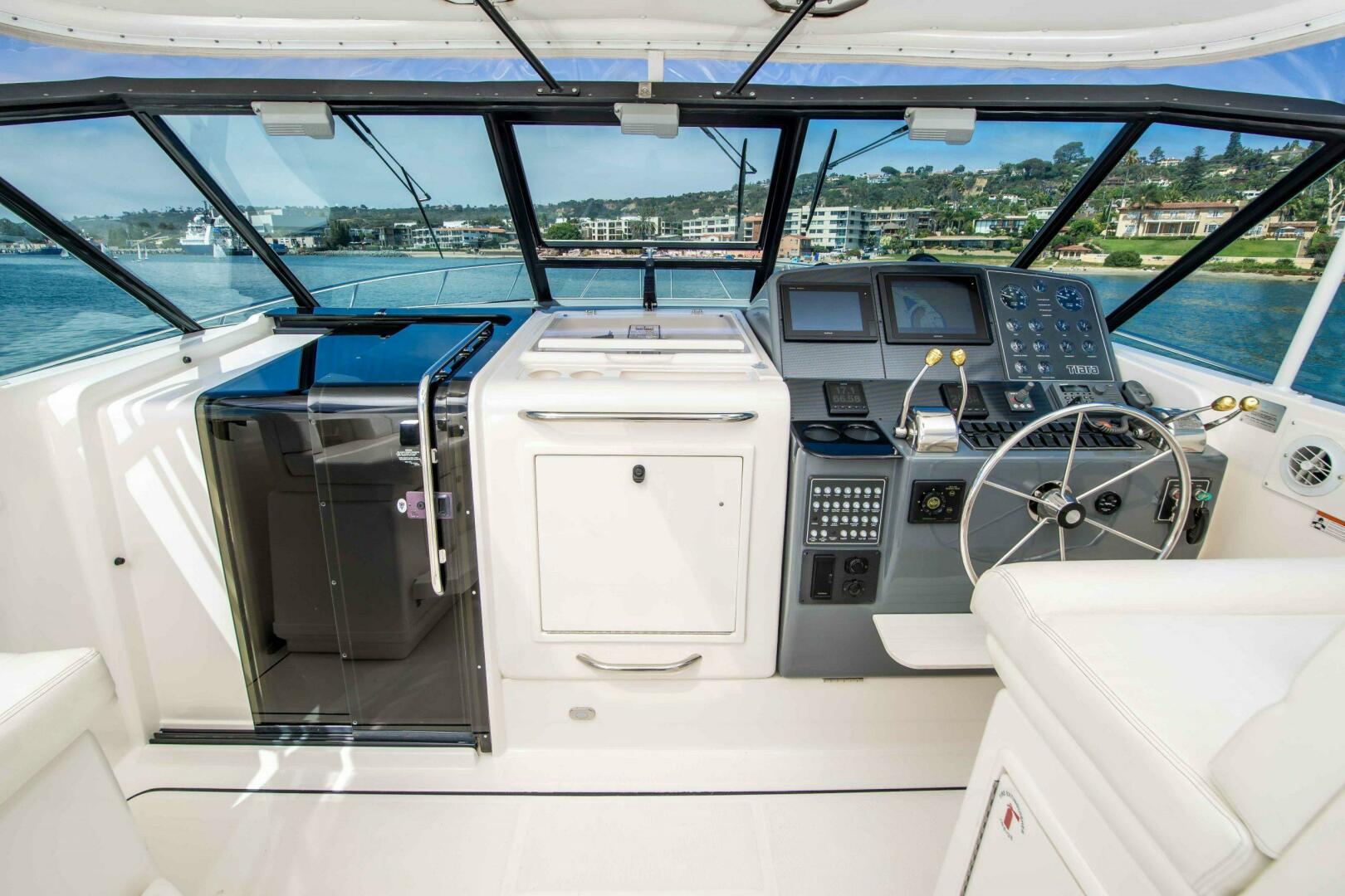 2000 Tiara 41 Open - Helm
