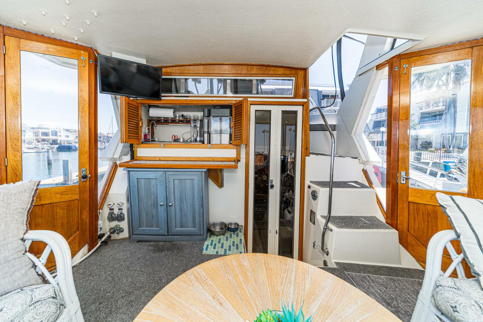 aft deck facing forward