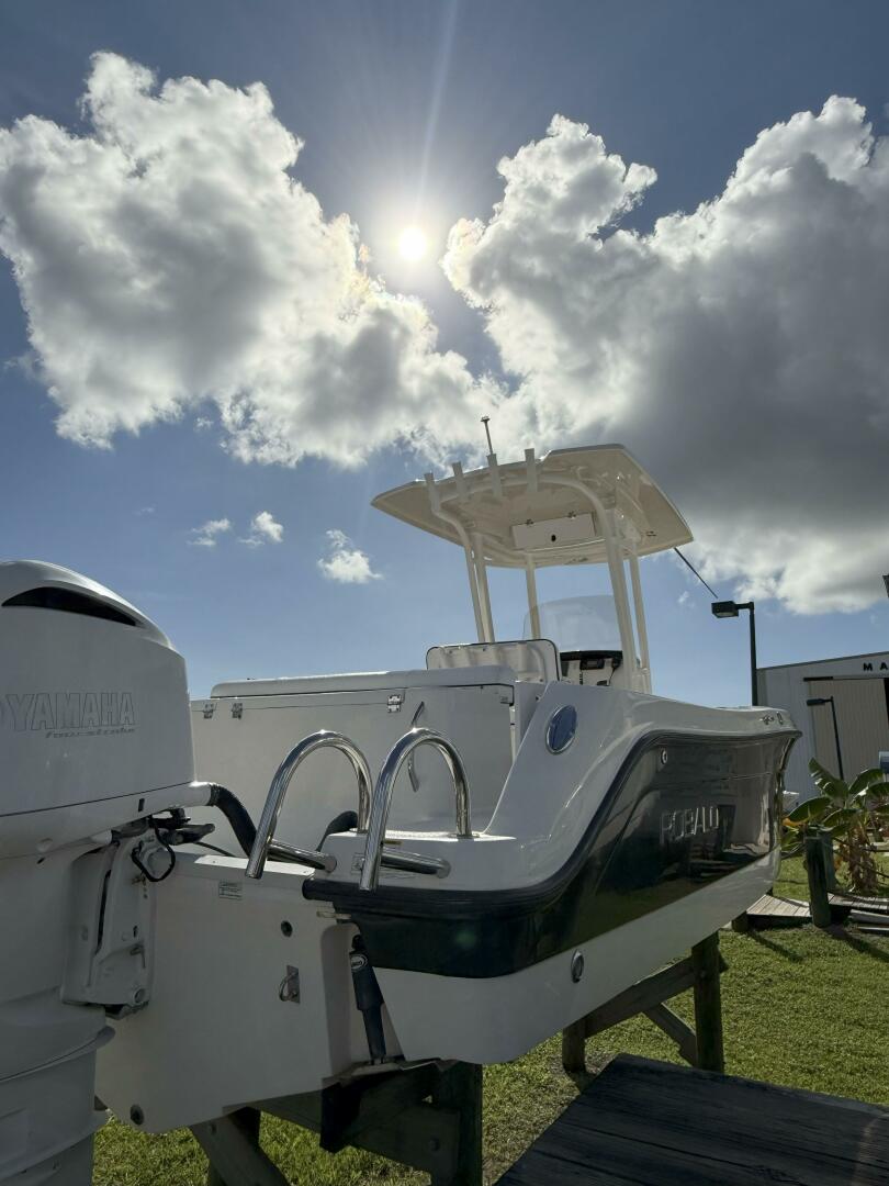 24ft Robalo Yacht For Sale