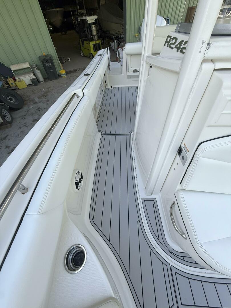 24ft Robalo Yacht For Sale
