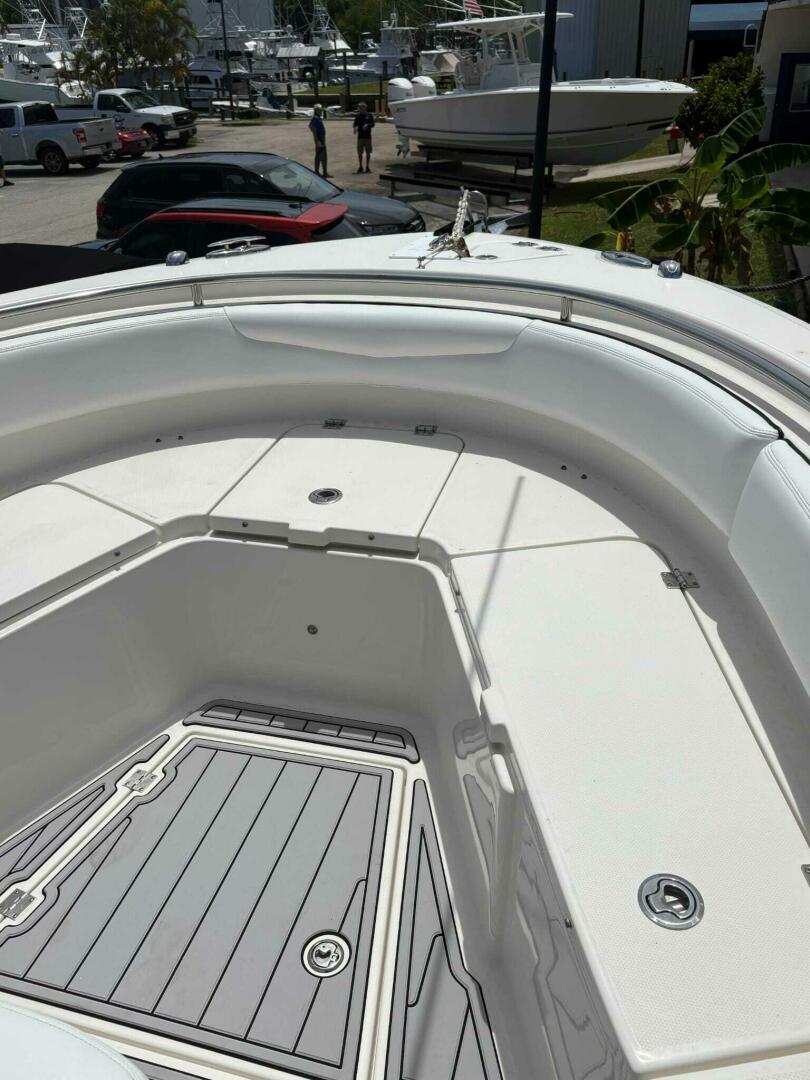 24ft Robalo Yacht For Sale