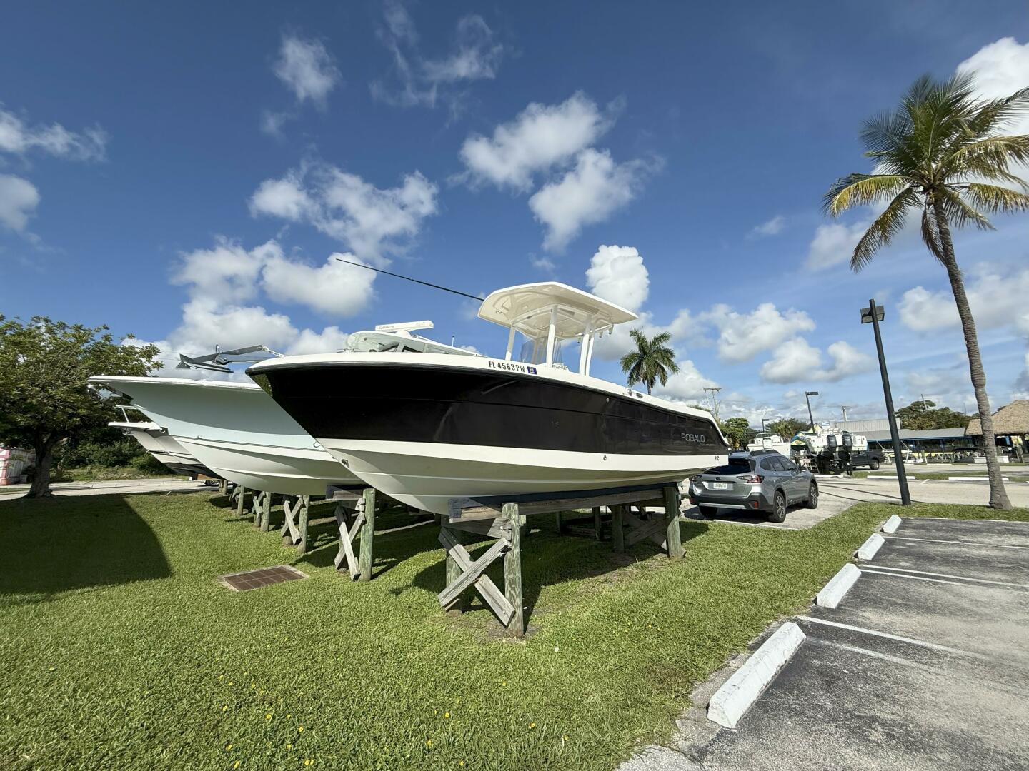 24ft Robalo Yacht For Sale