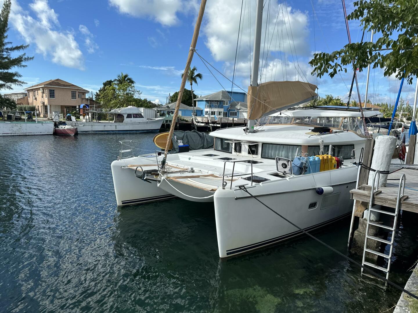 Anchored Soul 42ft Lagoon Yacht For Sale