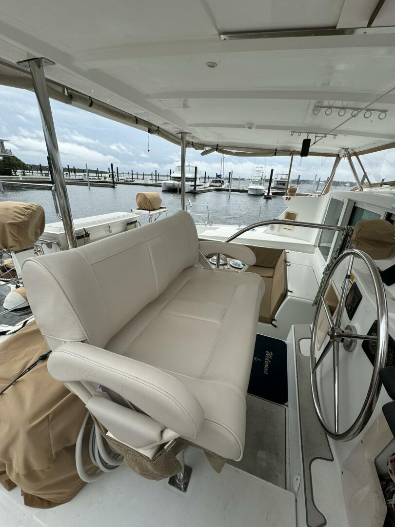 Anchored Soul 42ft Lagoon Yacht For Sale
