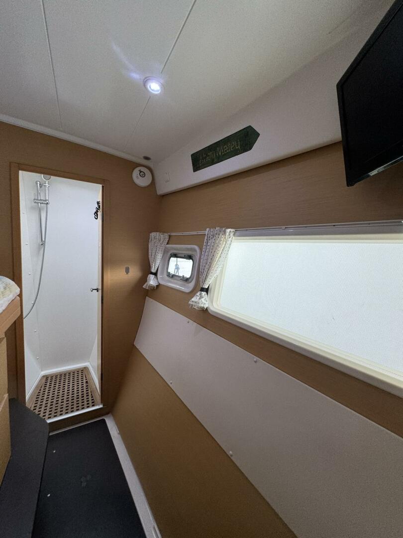 Anchored Soul 42ft Lagoon Yacht For Sale