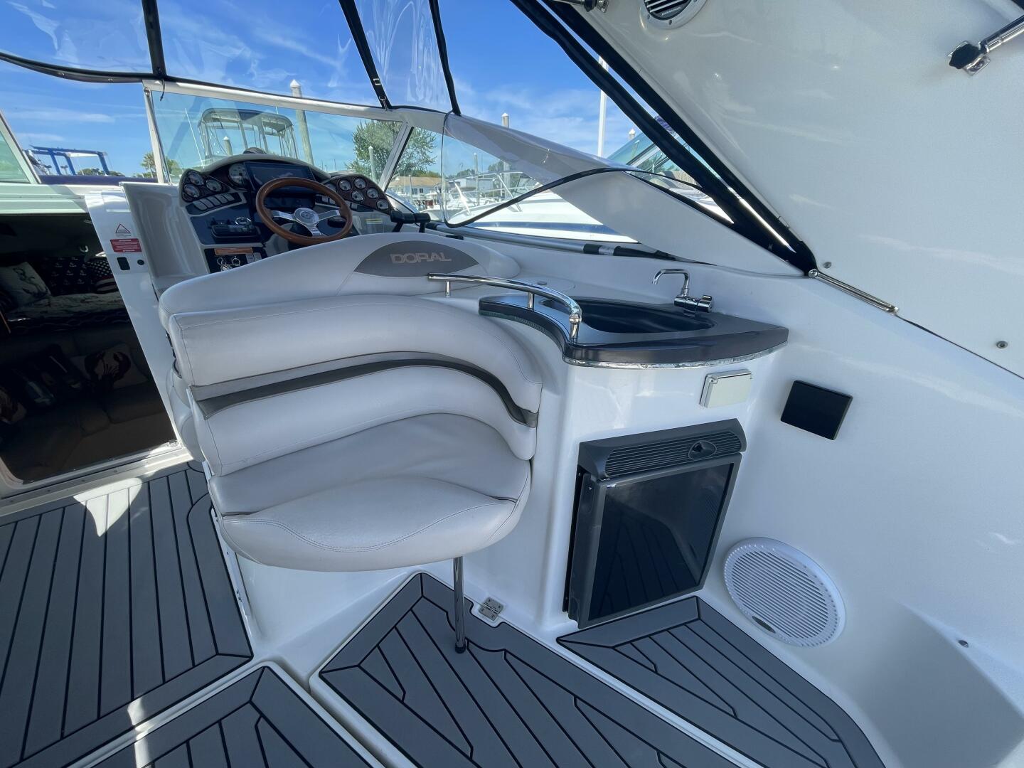28ft Doral Yacht For Sale