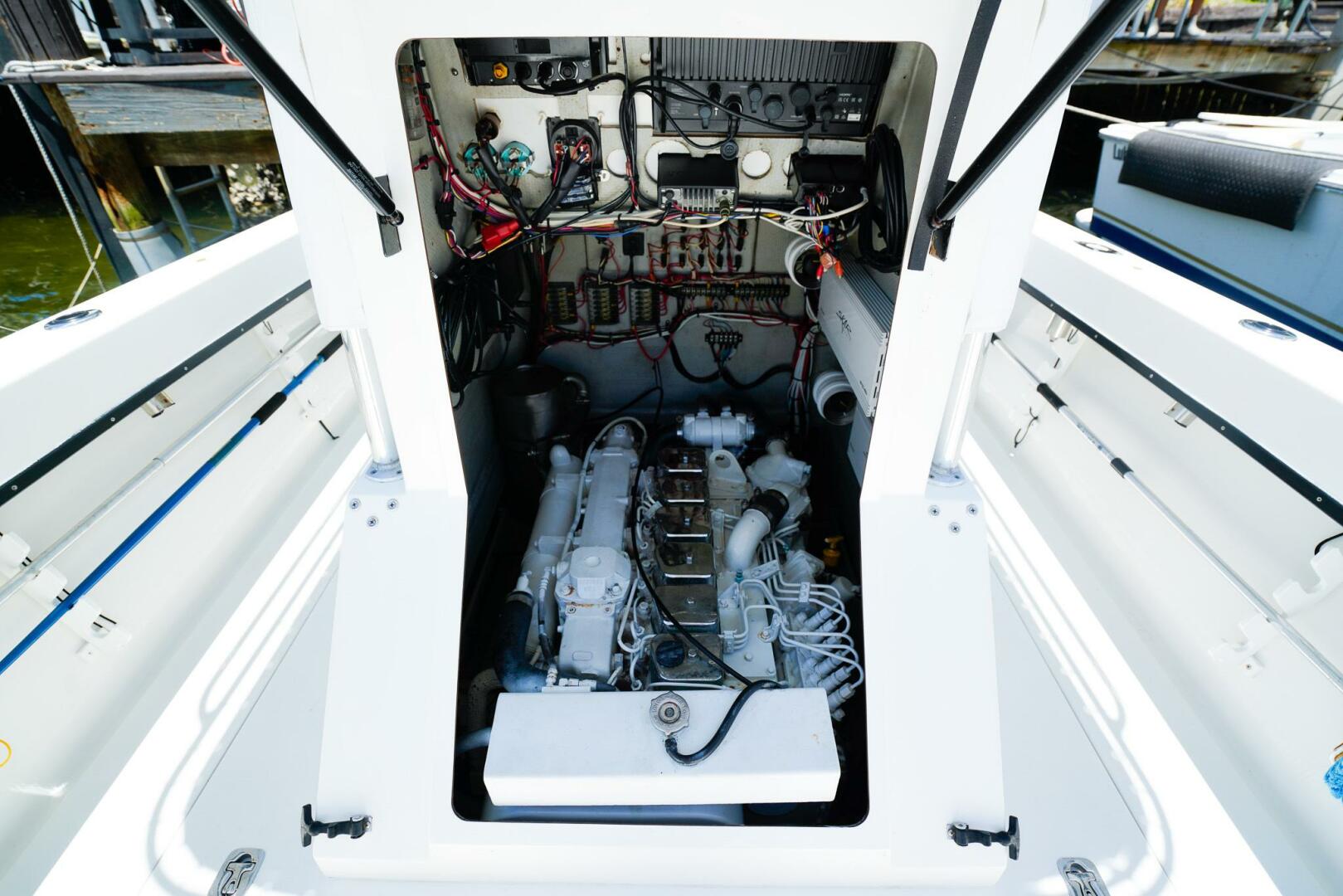 GET REEL 28ft Whitewater Yacht For Sale