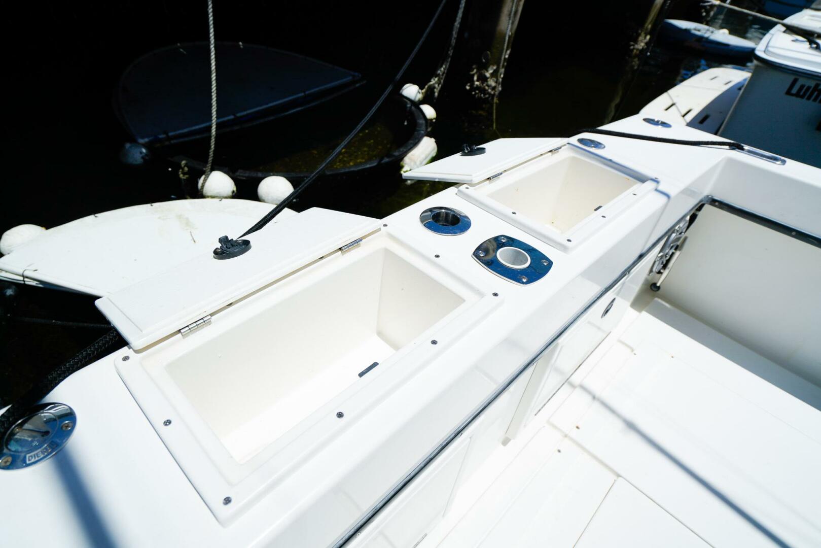 GET REEL 28ft Whitewater Yacht For Sale