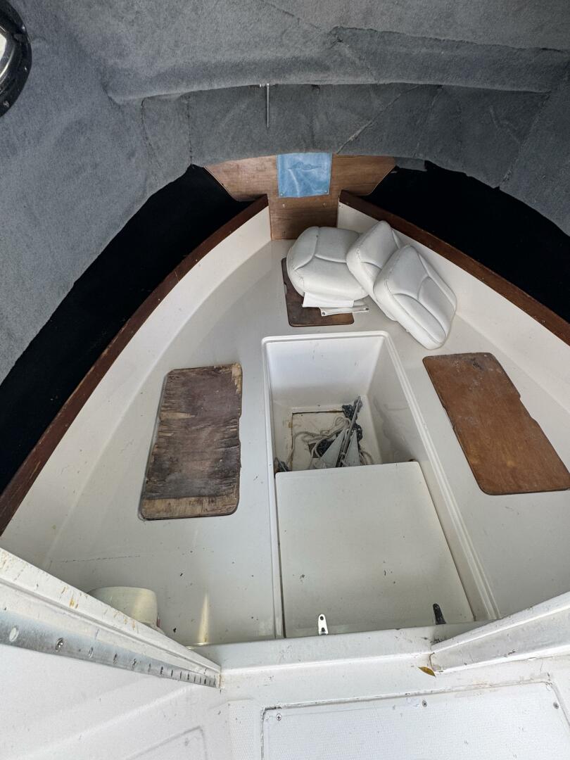 24ft Grady White Yacht For Sale
